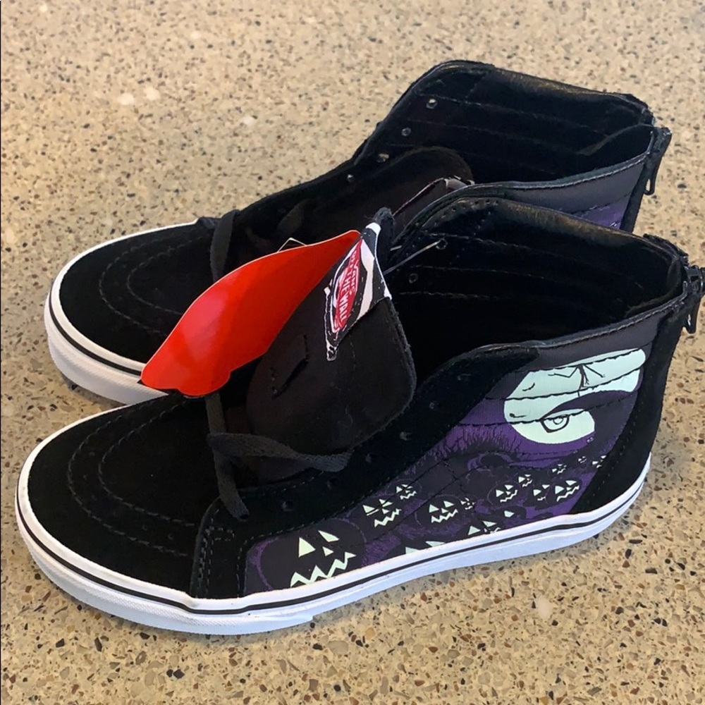 COPY - Vans night before Christmas addition